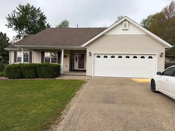 405 W Beacon Ct, Mount Vernon, IL 62864
