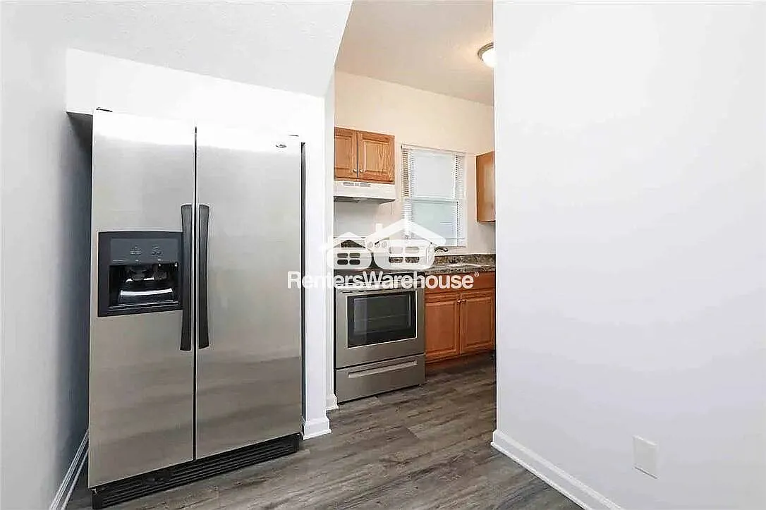 3 Bedroom Apartment for Rent — Photo 4