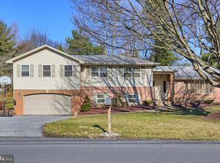 1540 Appletree Rd, Harrisburg, PA 17110