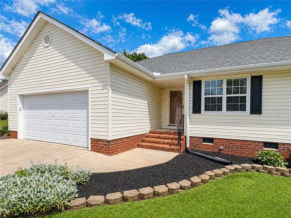 1st image of 210 Springside Cir