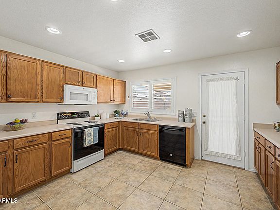 3rd image of 4110 W GLENN Drive