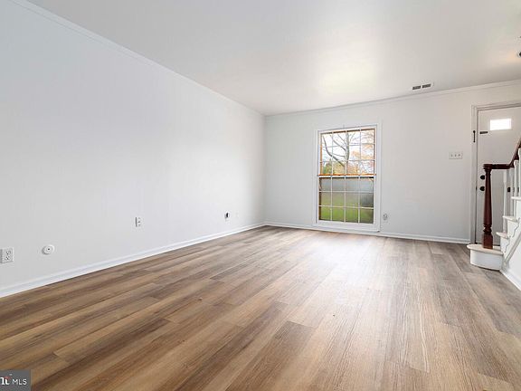 4th image of 124 Macklenburg Dr