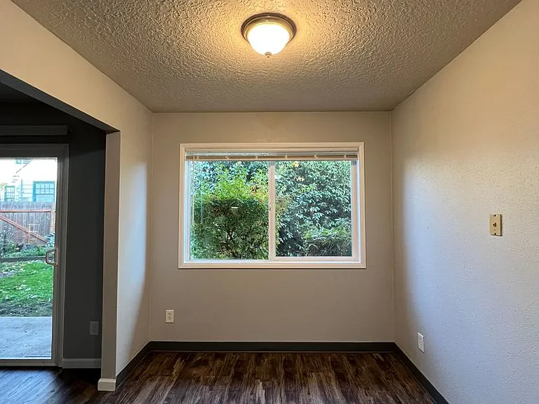 15220 SE Stark St #1-21 — Photo 49