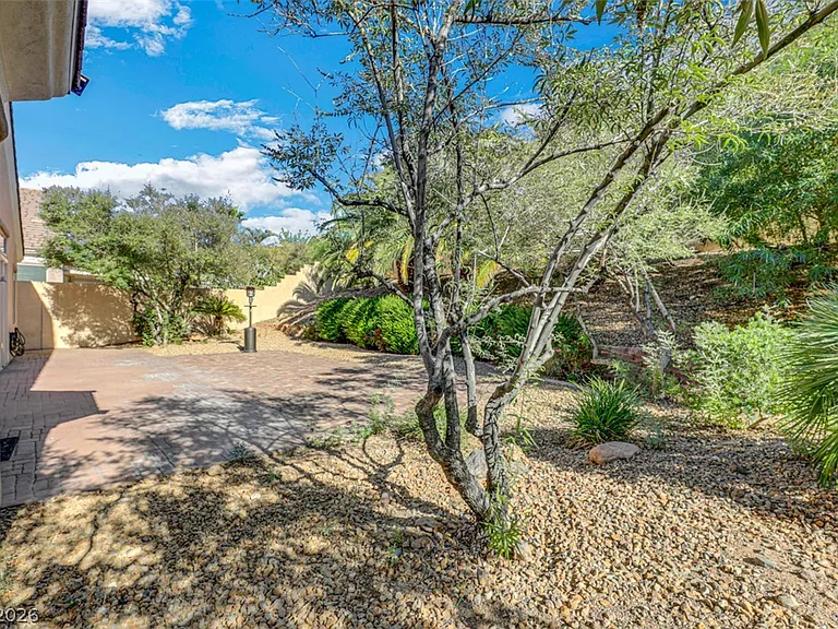 2149 Sentito Cir — Photo 35