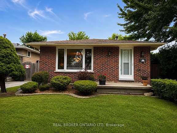2nd image of 95 Clifton Cres S