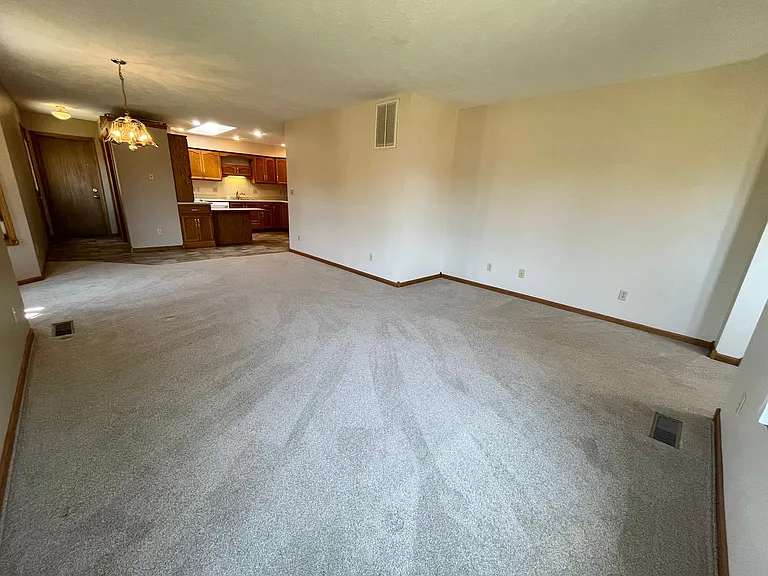 301 N Cherry St — Photo 6