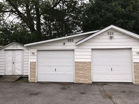 2nd image of 1010 Tabor Pl