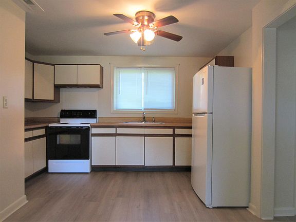 2nd image of 5600 Shorewood Ln