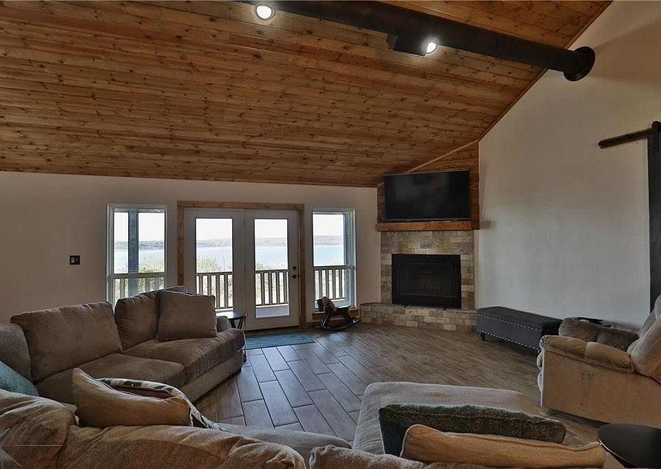 1st image of 1040 Quail Creek Dr