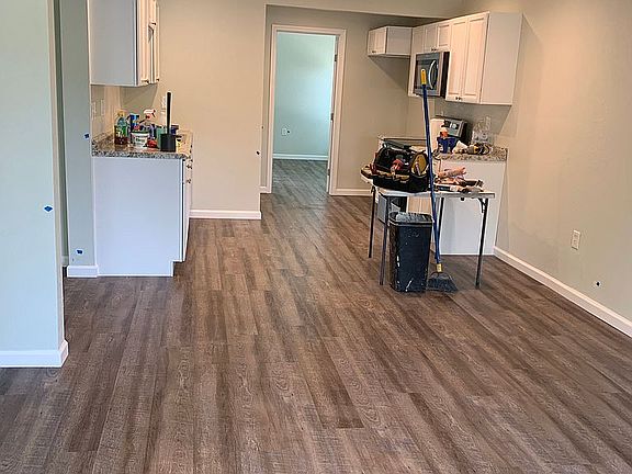 5th image of 907 NW 34th St
