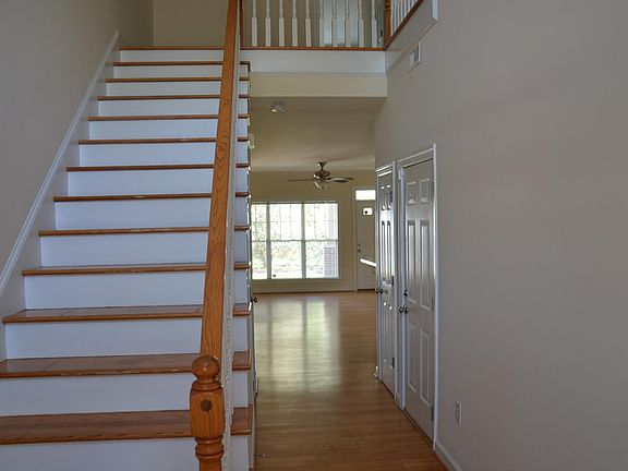 3rd image of 362 Sadie Dr
