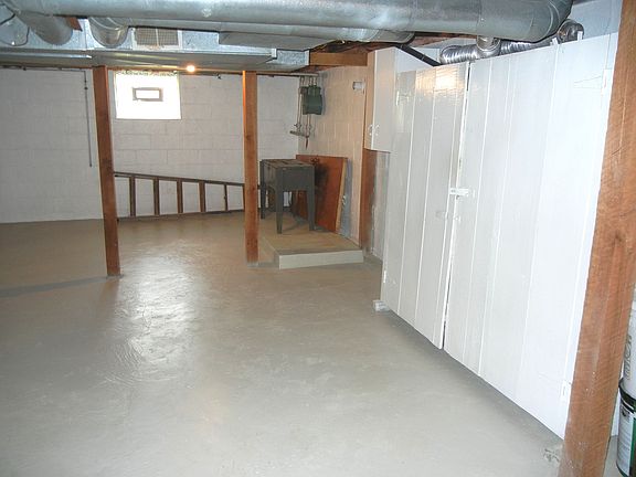 5th image of 723 Julia St