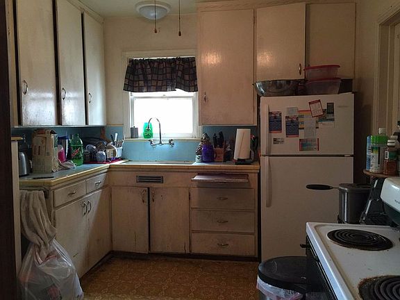 4th image of 202 Johnson Ave