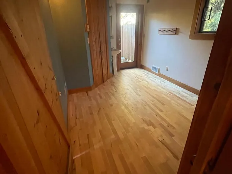NE Cascadia Ln — Photo 8