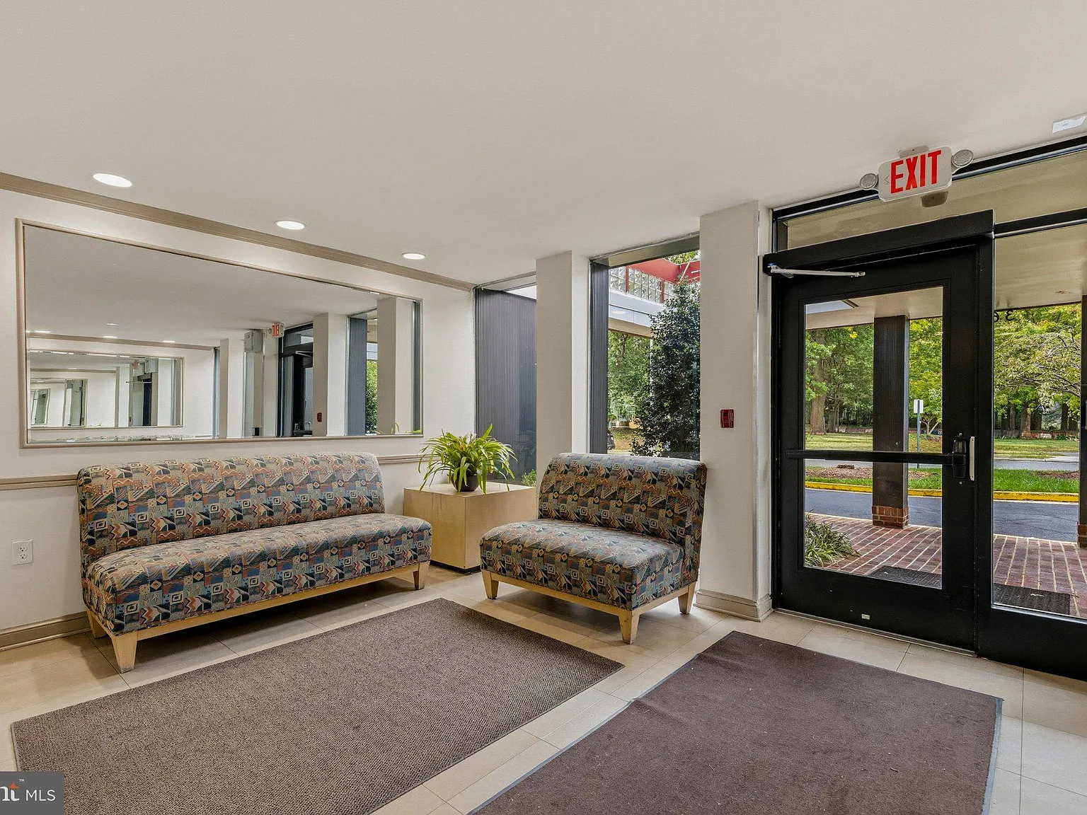 1 bed, 1.0 bath, 683 sqft, $2,300 — Photo 3