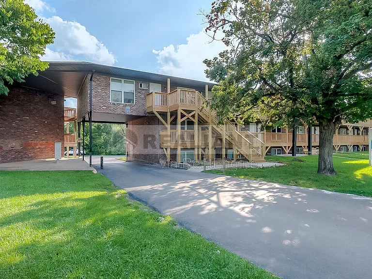2021 Cambridge Dr #10 — Photo 24