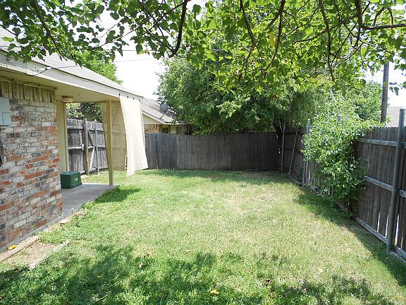 2nd image of 723 Hillcrest Ct