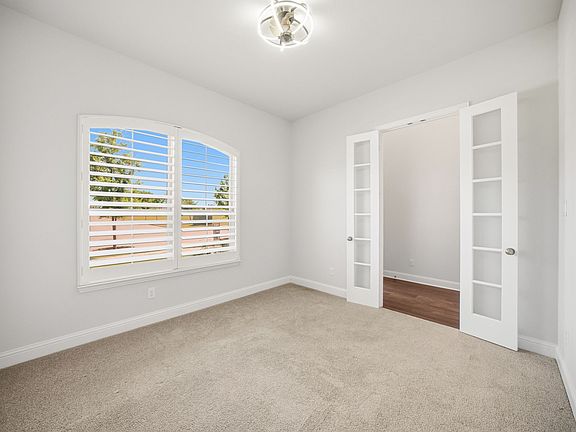 5th image of 499 Washington Ave