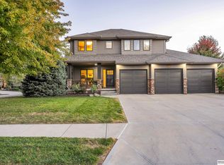 19503 Marcy St, Elkhorn, NE 68022