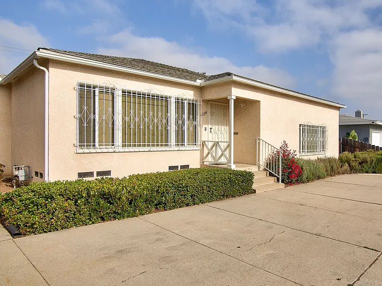 4734 College Ave — Photo 32