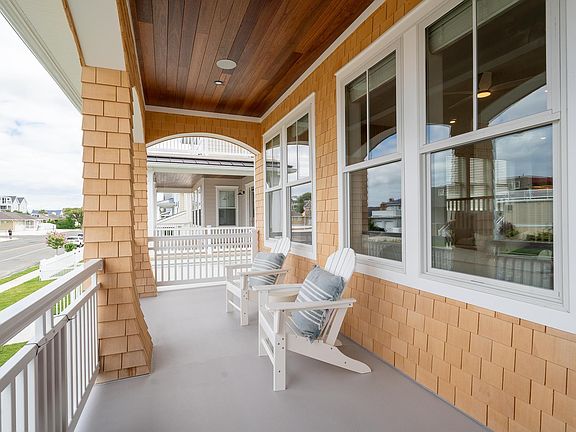 3rd image of 3105 Bayland Dr