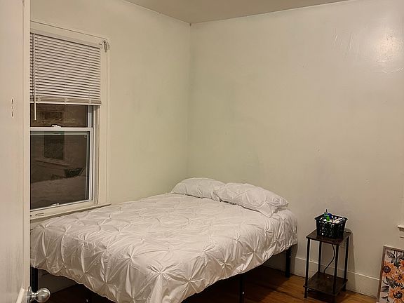 4th image of 2986 Glendale St