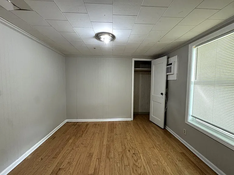 3605 Center St — Photo 7