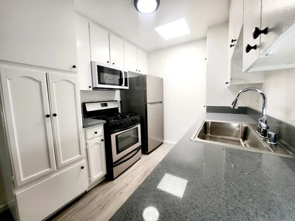 400-412 N Serrano Ave, Los Angeles, CA 90004