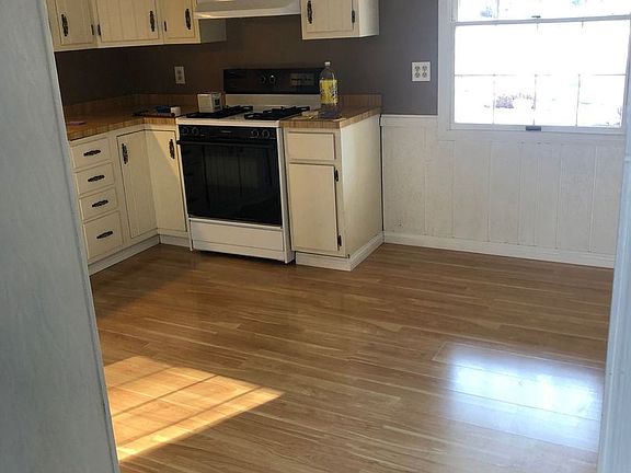 4th image of 11934 Washington St