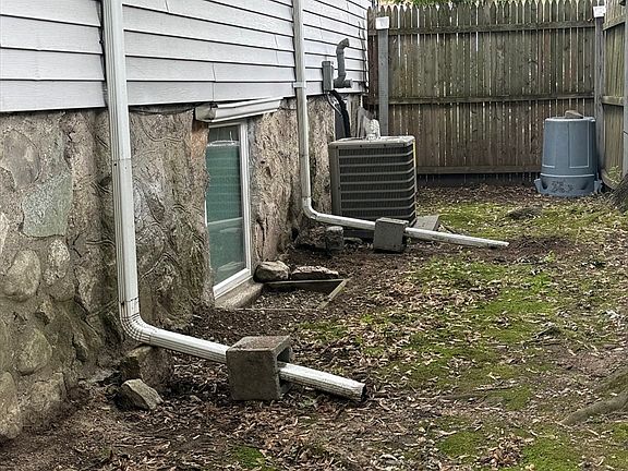 3rd image of 108 Winslow Ave
