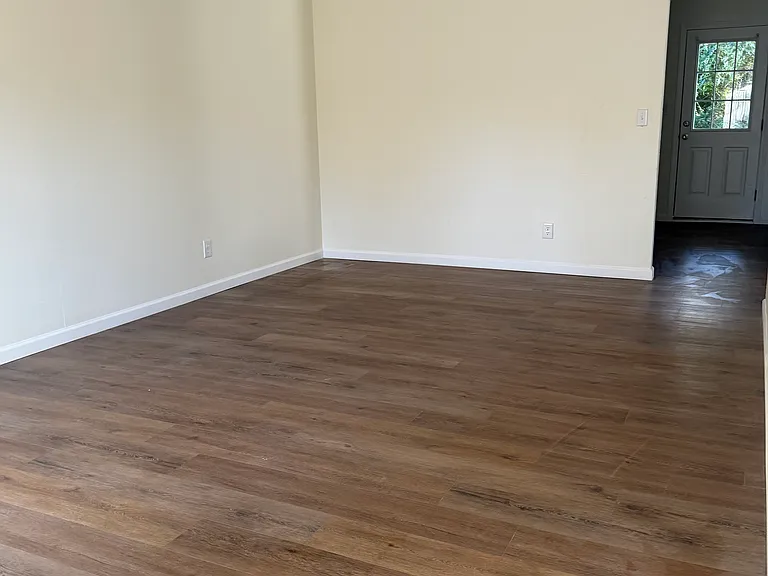 304 Miller Dr #B — Photo 5