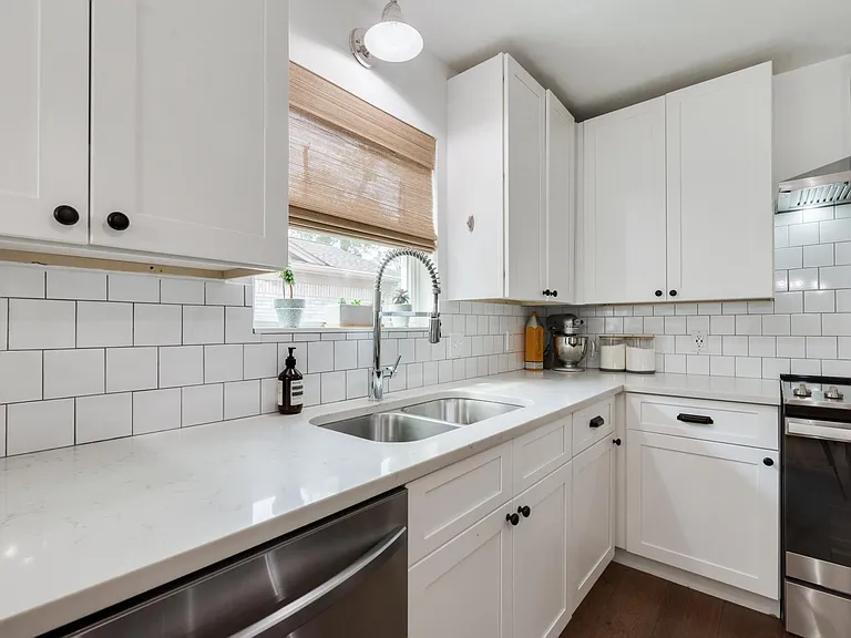 10047 Briarwild Ln — Photo 21