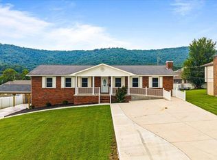 334 Indian Mound Cir, Jacksboro, TN 37757