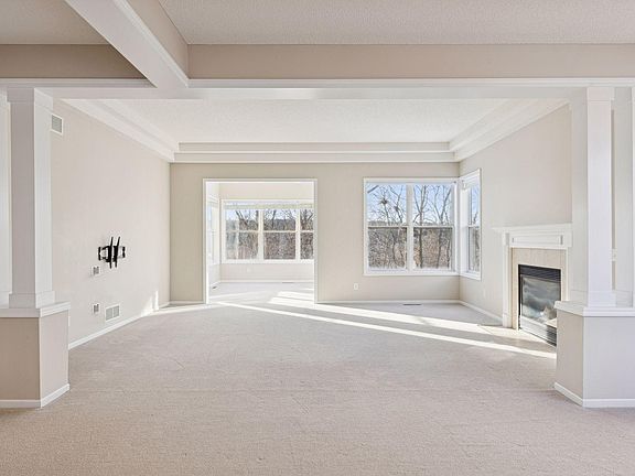 5th image of 790 Woodduck Dr