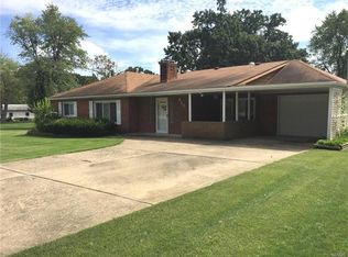 417 Nicolet Dr, Godfrey, IL 62035
