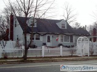 24 Prairie Dr, North Babylon, NY 11703