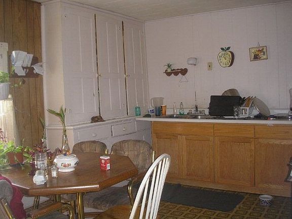 3rd image of 181 Glenwood Ave
