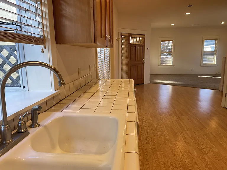1120 Tolman Creek Rd #SF — Photo 5
