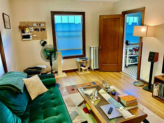 5th image of 956 10th Ave E APT 102