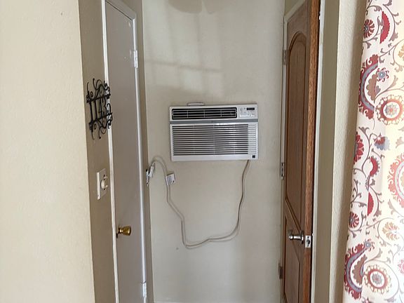3rd image of 11433 Emelita St #3