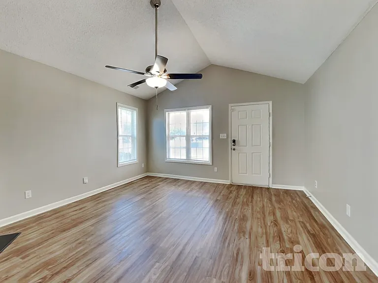 5169 Parkerwood Dr — Photo 3