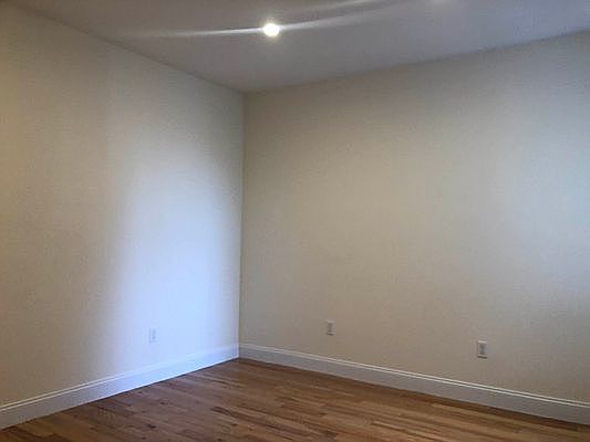 5th image of 660 Saint Nicholas Ave #31
