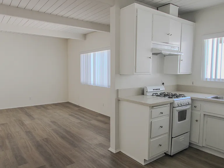 508 Hill Dr #10 — Photo 4