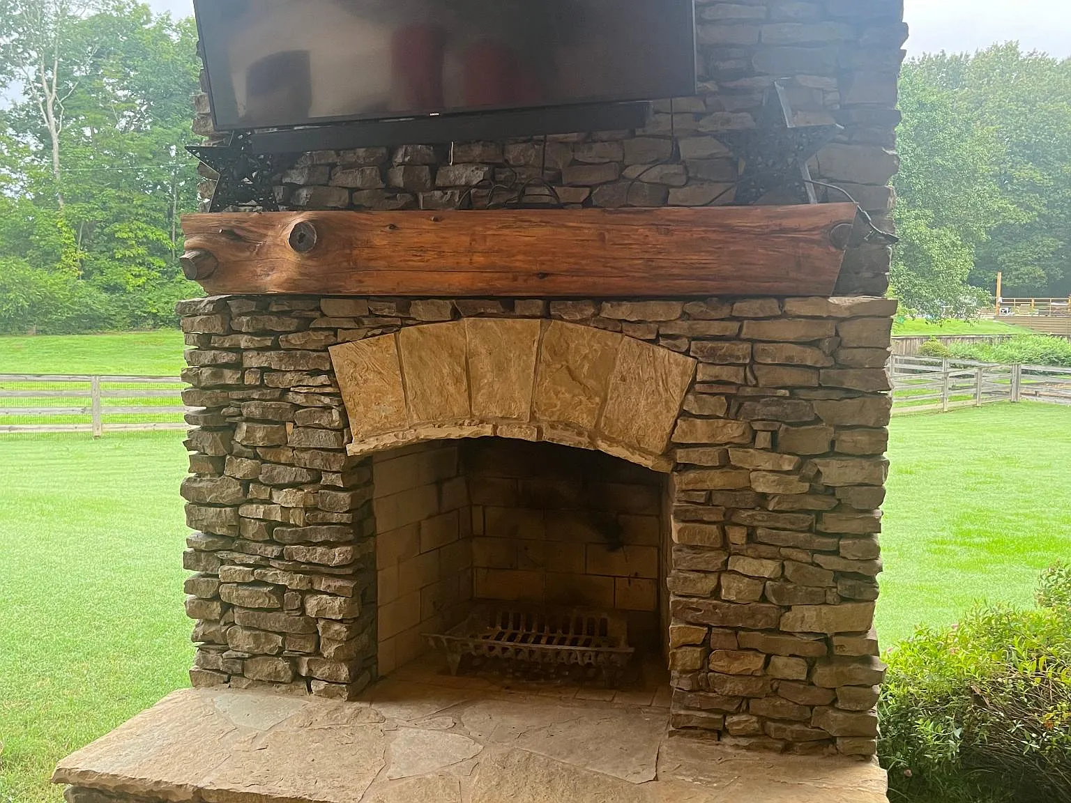 2 bed, 2.5 bath, 2800 sqft, $1,700 — Photo 3