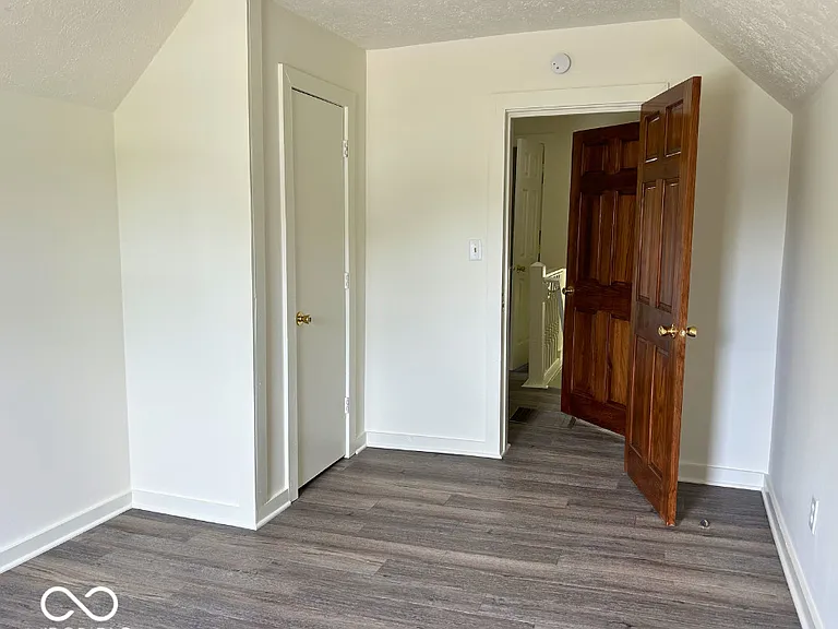 814 Powell St — Photo 25