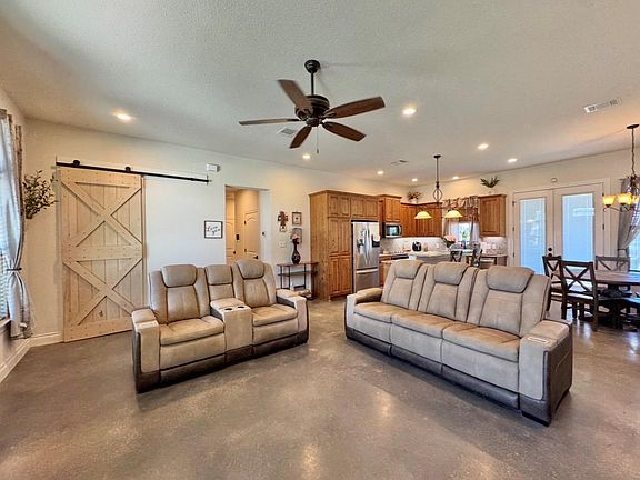 5th image of 1094 Raintree Ln