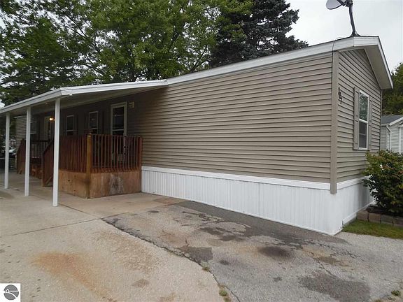 3rd image of 307 Jan Marie St