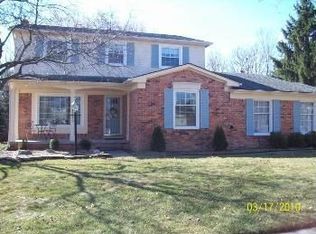 46239 Academy Dr, Plymouth, MI