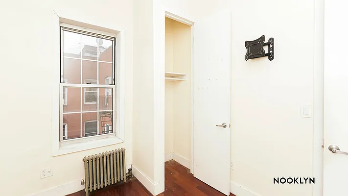 Rented by Nooklyn NYC LLC | media 31