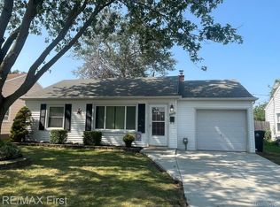 26093 Nagel St, Roseville, MI